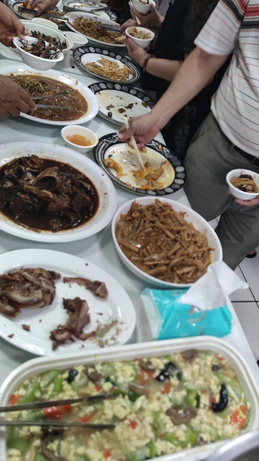 站著吃與餐桌現場|不是宴席,是生活