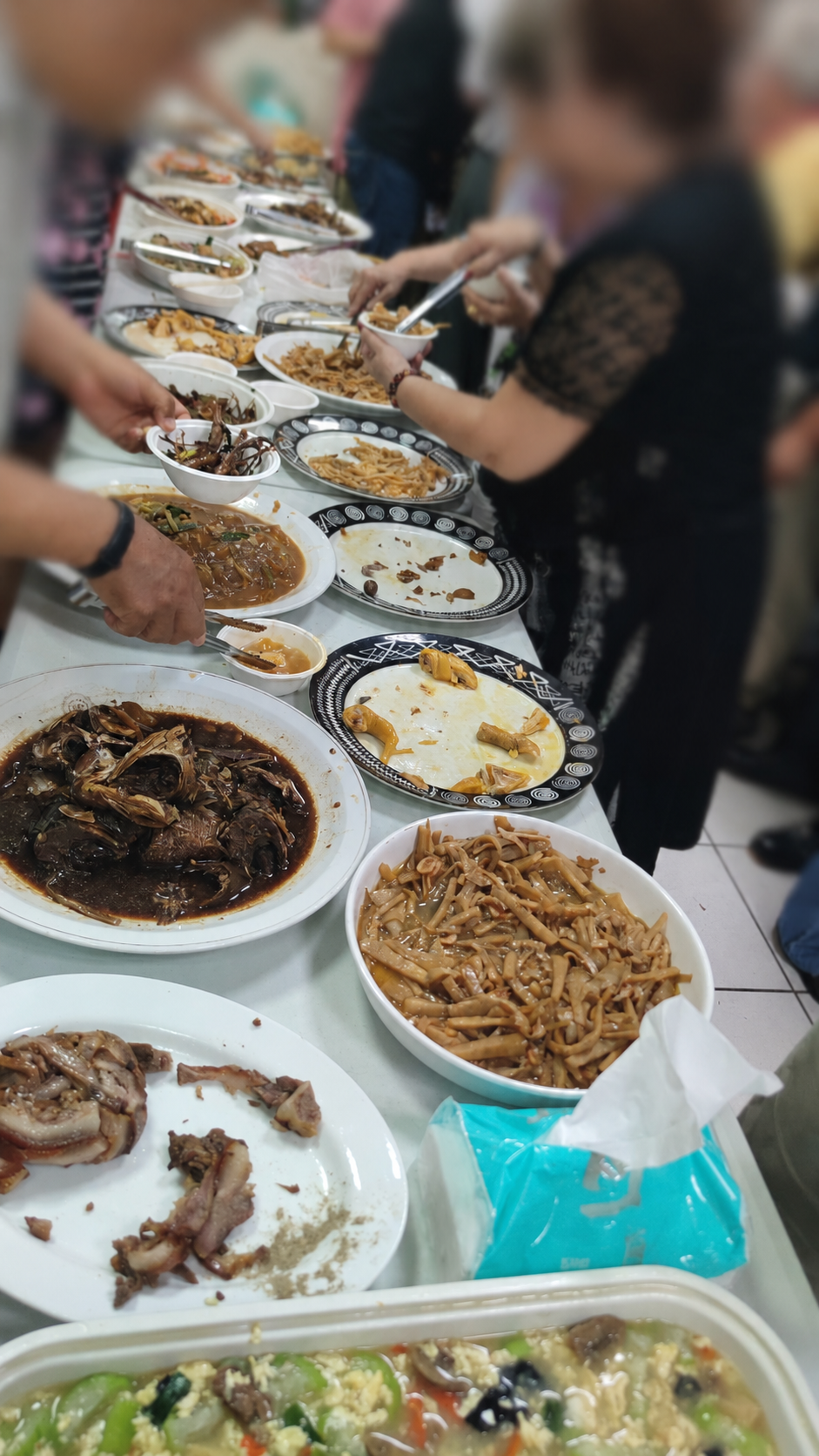 餐點與人潮|第一眼不是菜,是運轉中的系統