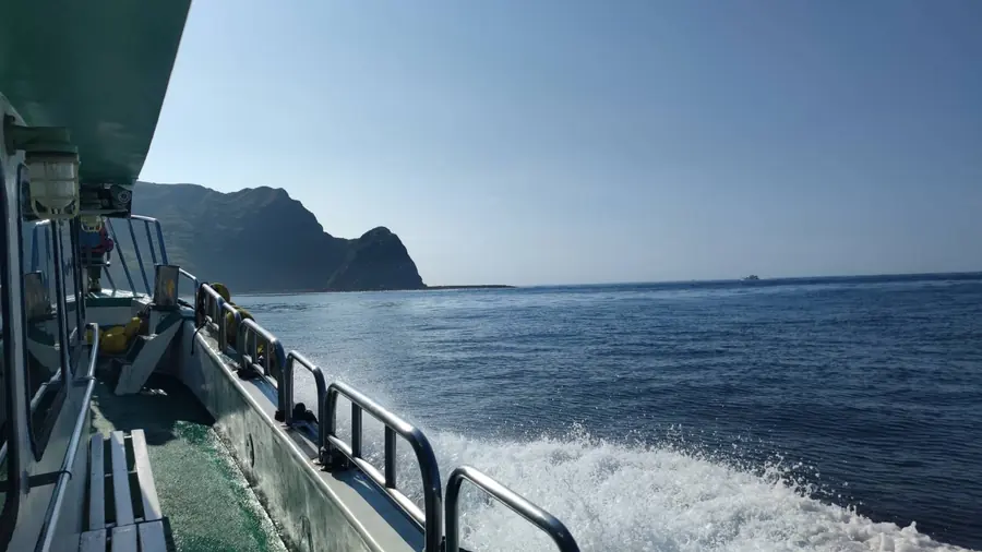 龜山島愈來愈近。