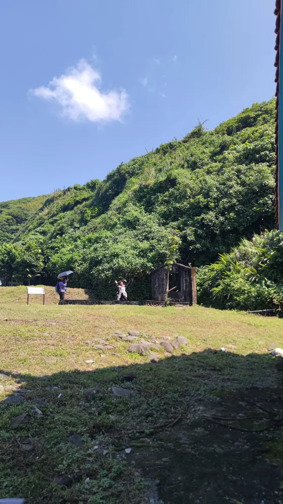 普陀巖旁大片陰涼處