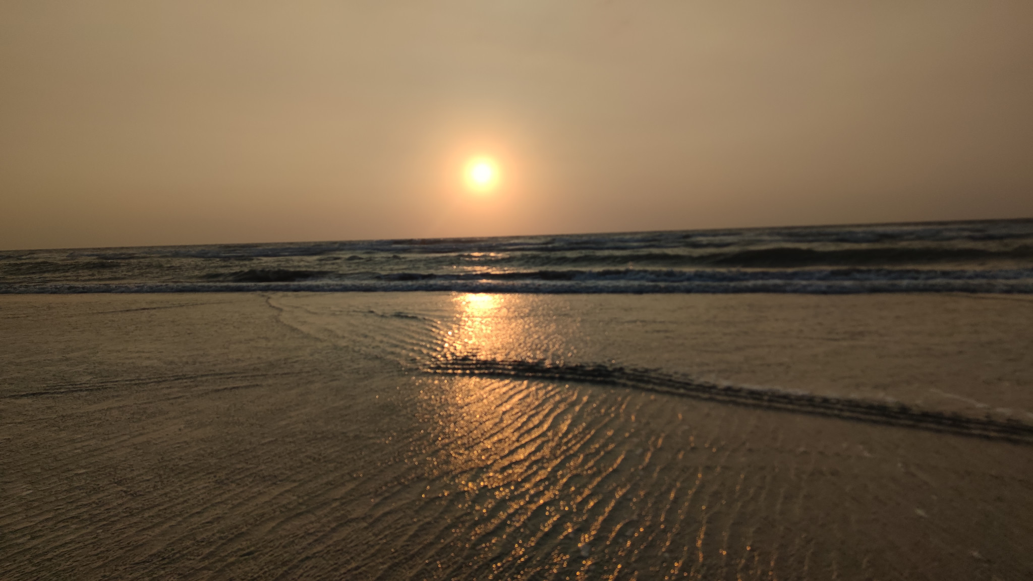 同一顆太陽,不同的看海角度。