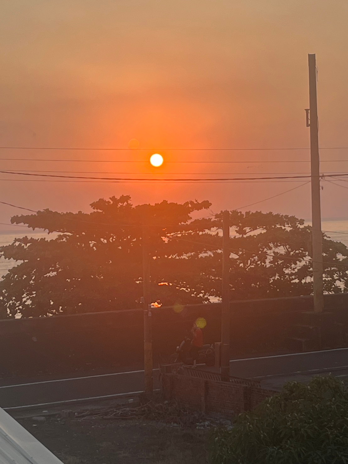 換個位置,看同一顆夕陽。